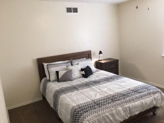 Quiet Townhouse Close To Fort Sill! Lawton Exteriör bild