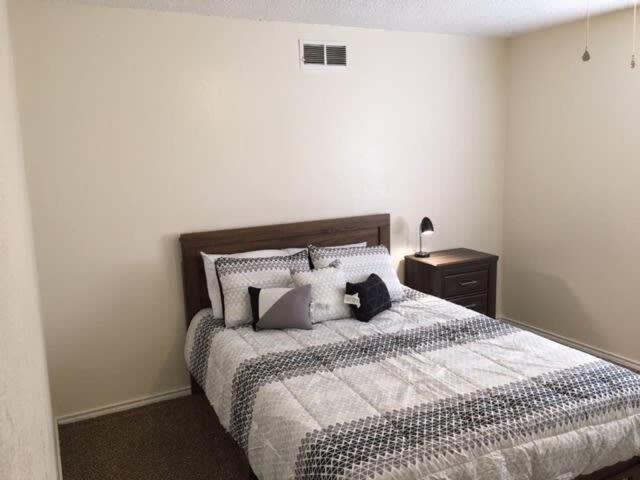 Quiet Townhouse Close To Fort Sill! Lawton Exteriör bild